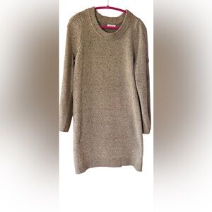BROWN PROMESA SWEATER DRESS WITH POCKETS.